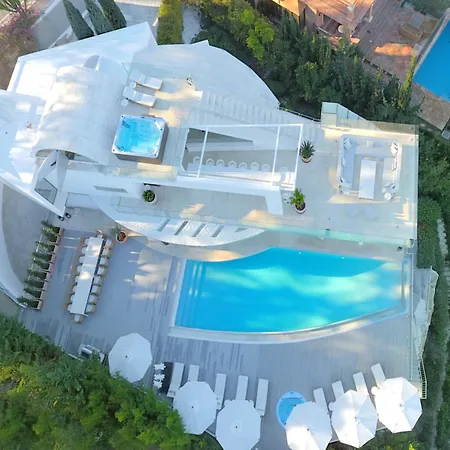 House Pentri Milla De Oro Private Pool 14-16guests בית נופש *